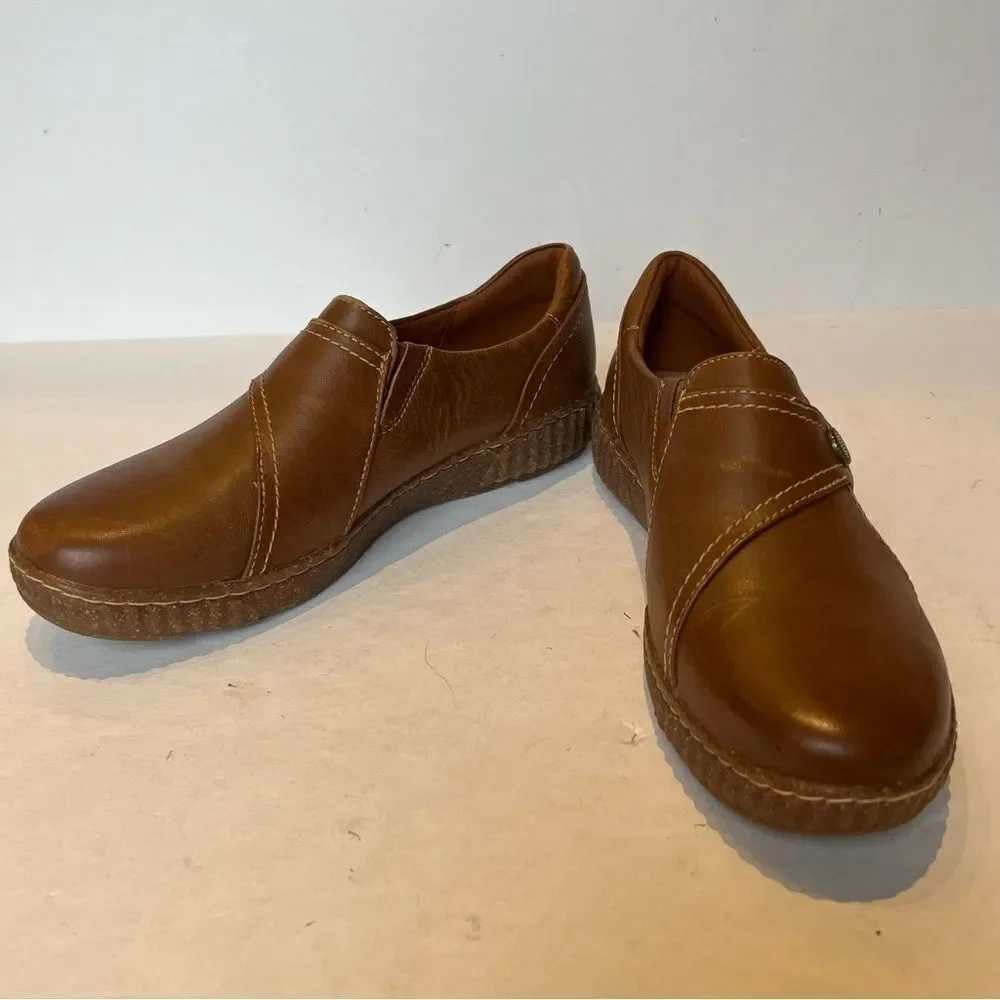 Collection by Clarks Women's slip on Brown Loafers Size 8 1/2